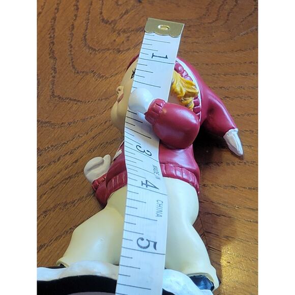 Campbell's Winter Fun Vintage 1997 Danbury Mint Campbell Kids Resin Figurine - Picture 2 of 10